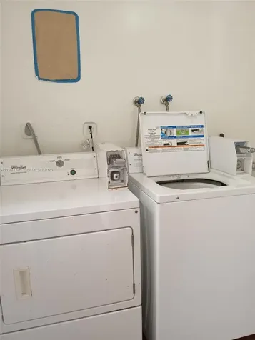 Lauderdale Lakes FL 33319