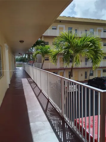 Lauderdale Lakes FL 33319