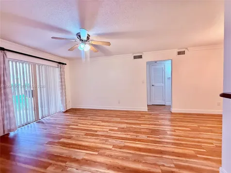733 Riverside Drive Coral Springs FL 33071