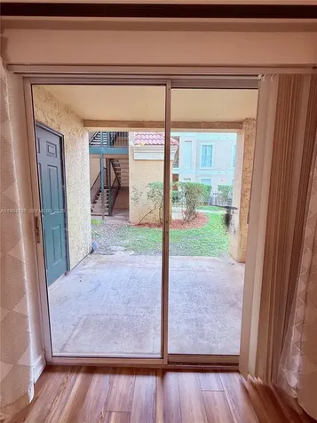 733 Riverside Drive Coral Springs FL 33071