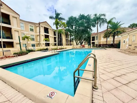 733 Riverside Drive Coral Springs FL 33071