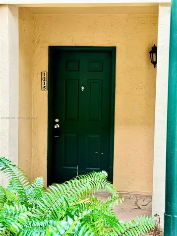 733 Riverside Drive Coral Springs FL 33071