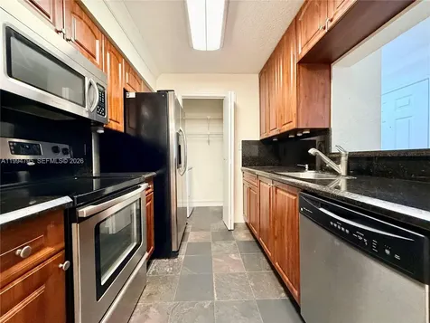 733 Riverside Drive Coral Springs FL 33071