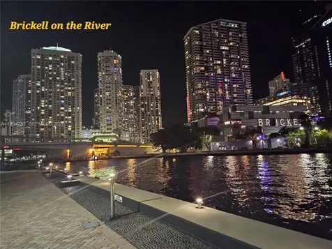 350 S Miami Avenue Miami FL 33130