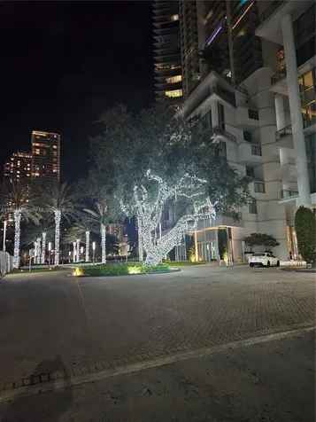 350 S Miami Avenue Miami FL 33130