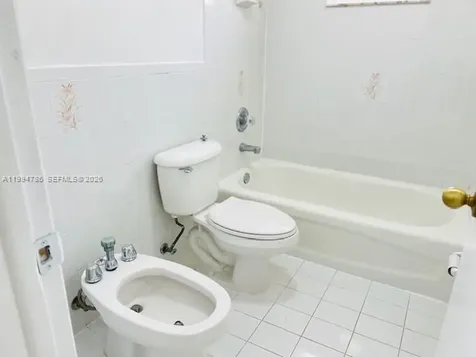 3260 W 70th Street Hialeah FL 33018