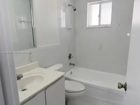 3260 W 70th Street Hialeah FL 33018