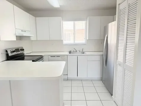 3260 W 70th Street Hialeah FL 33018