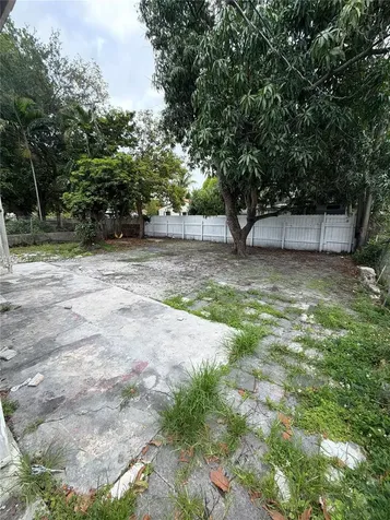 1026 NW 50th Street Miami FL 33127