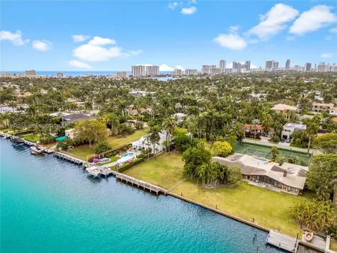 1018 S Northlake Drive Hollywood FL 33019