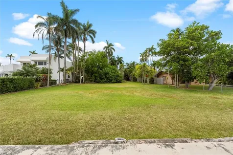 1018 S Northlake Drive Hollywood FL 33019