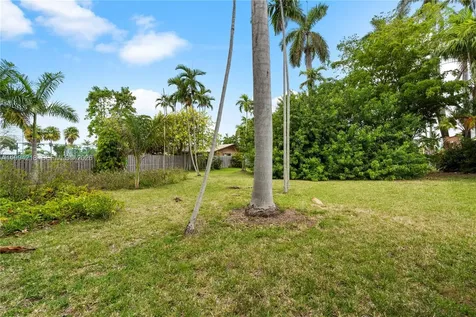 1018 S Northlake Drive Hollywood FL 33019