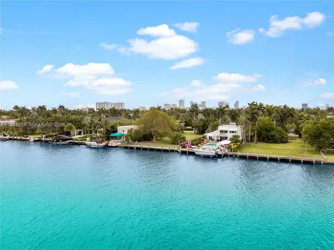 1018 S Northlake Drive Hollywood FL 33019