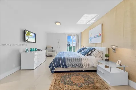 100 Bayview Drive Sunny Isles Beach FL 33160