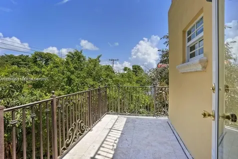 592 Fernwood Road Key Biscayne FL 33149