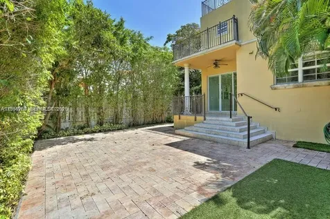 592 Fernwood Road Key Biscayne FL 33149