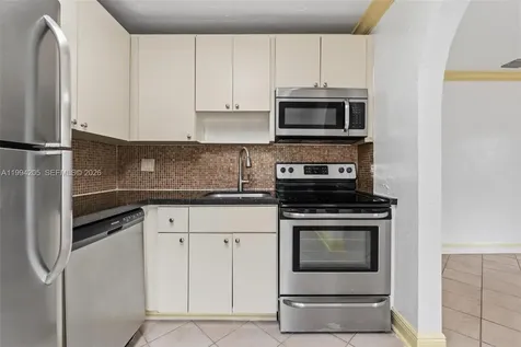3147 Mcdonald Street Miami FL 33133