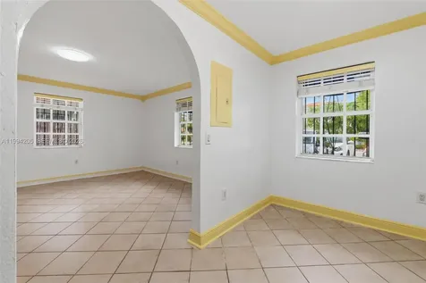3147 Mcdonald Street Miami FL 33133