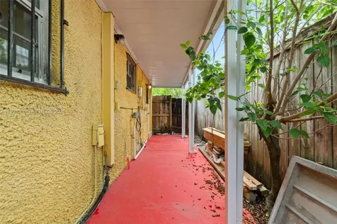 3147 Mcdonald Street Miami FL 33133