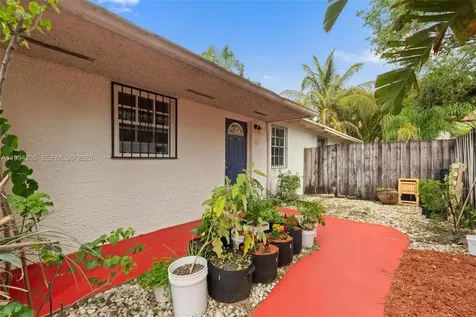 3147 Mcdonald Street Miami FL 33133