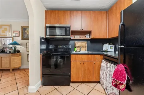 3147 Mcdonald Street Miami FL 33133