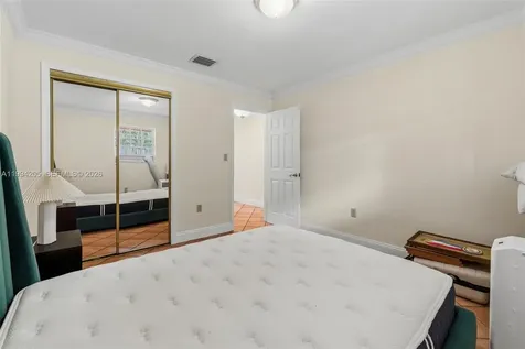 3147 Mcdonald Street Miami FL 33133