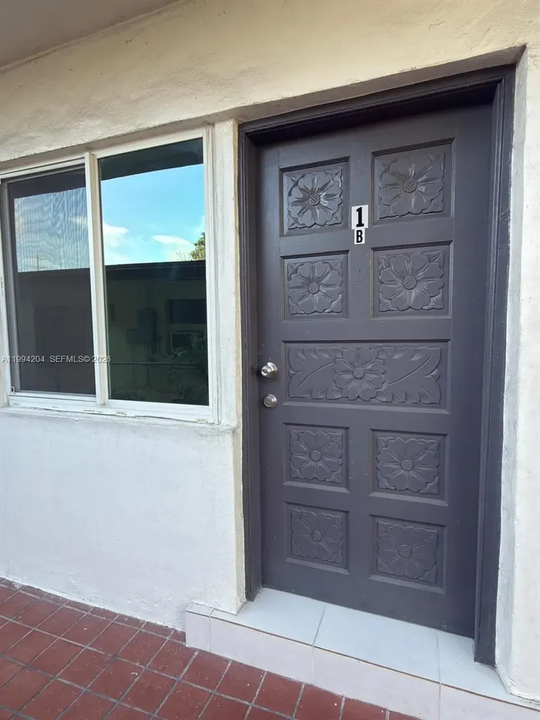2622 NW 24th Street Miami FL 33142
