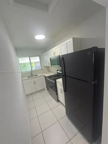 2622 NW 24th Street Miami FL 33142