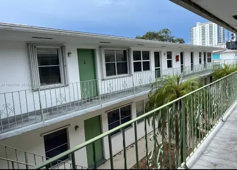 1824 Monroe Street Hollywood FL 33020