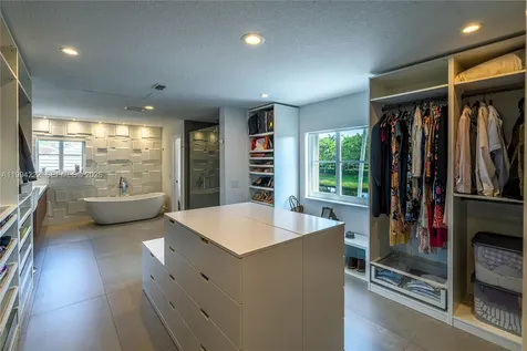 910 Sunflower Circle Weston FL 33327