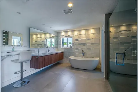 910 Sunflower Circle Weston FL 33327