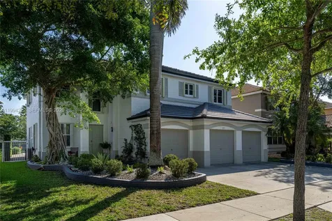 910 Sunflower Circle Weston FL 33327