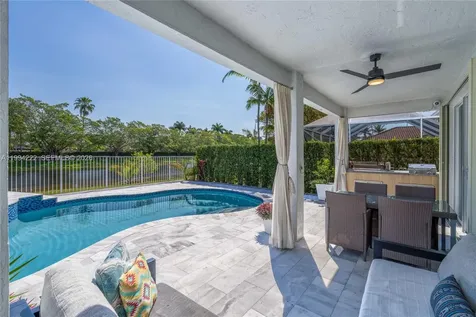 910 Sunflower Circle Weston FL 33327