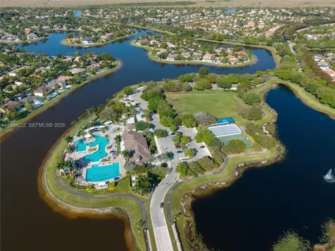 910 Sunflower Circle Weston FL 33327