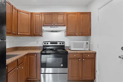 4043 NW 16th Street Lauderhill FL 33313