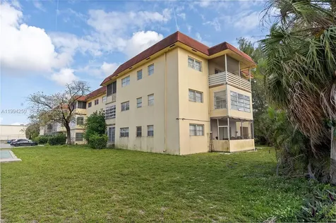 4043 NW 16th Street Lauderhill FL 33313