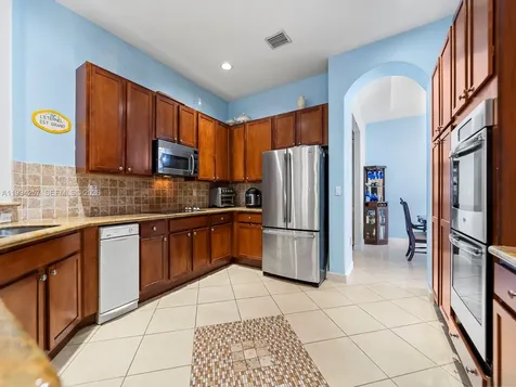 19385 SW 79th Court Cutler Bay FL 33157