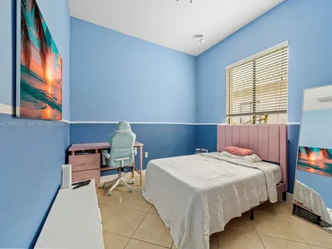 19385 SW 79th Court Cutler Bay FL 33157