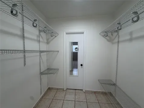 3640 NW 9th Street Miami FL 33125