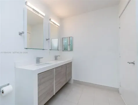 31 SE 5th Street Miami FL 33131
