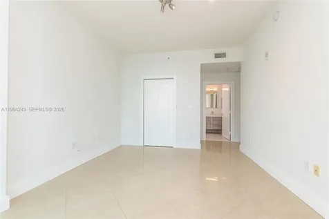 31 SE 5th Street Miami FL 33131