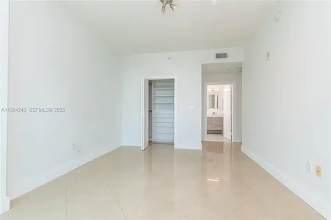 31 SE 5th Street Miami FL 33131