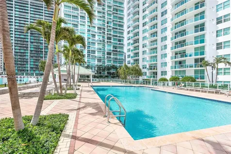 31 SE 5th Street Miami FL 33131