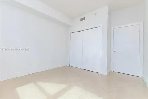 31 SE 5th Street Miami FL 33131