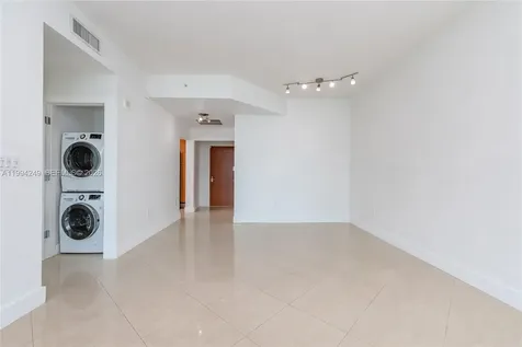 31 SE 5th Street Miami FL 33131