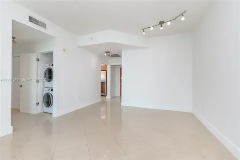 31 SE 5th Street Miami FL 33131