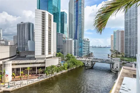 31 SE 5th Street Miami FL 33131