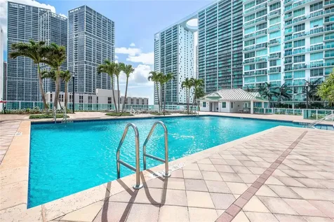 31 SE 5th Street Miami FL 33131