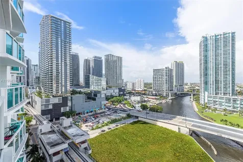 31 SE 5th Street Miami FL 33131