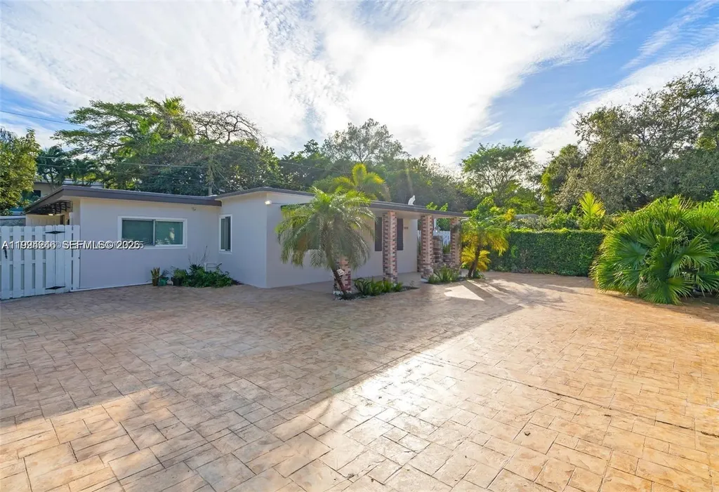 3800 Charles Terrace Miami FL 33133